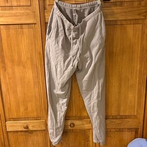 SKIMS Light Gray Lilac SweatPants size Large NWOT Oyster